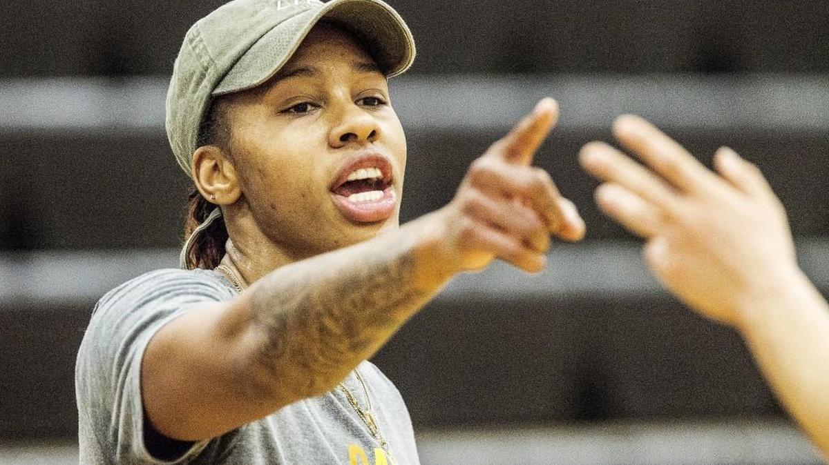 Alex Montgomery makes a point during practice at Steilacoom High School Tuesday, Dec. 27, 2016. Montgomery plays in the WNBA with the San Antonio Stars but is helping coach Steilacoom while she is in her off season. Montgomery graduated from Lincoln High School before playing college basketball at Georgia Tech.