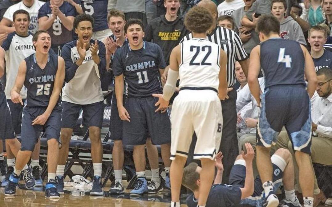 The Olympia bench and the Bears supporters gave it to Bellarmine Prep star Malachi Flynn on Friday when he complained to a referee about a call.