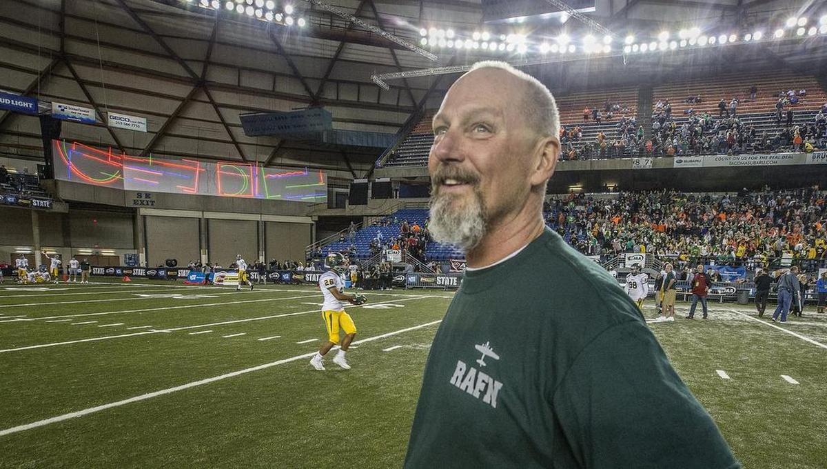 Bombers head coach Mike Neidhold before the Woodinville Falcons and Richland Bombers 4A Washington state football championship game in the Tacoma Dome in 2017.
