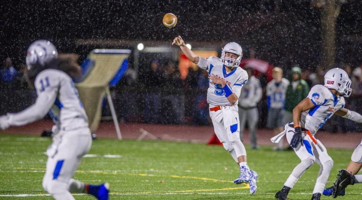 Graham-Kapowsin High School beat Bethel, 26-6, in the 4A SPSL South title football game at Art Crate Field in Spanaway, October 30, 2015.