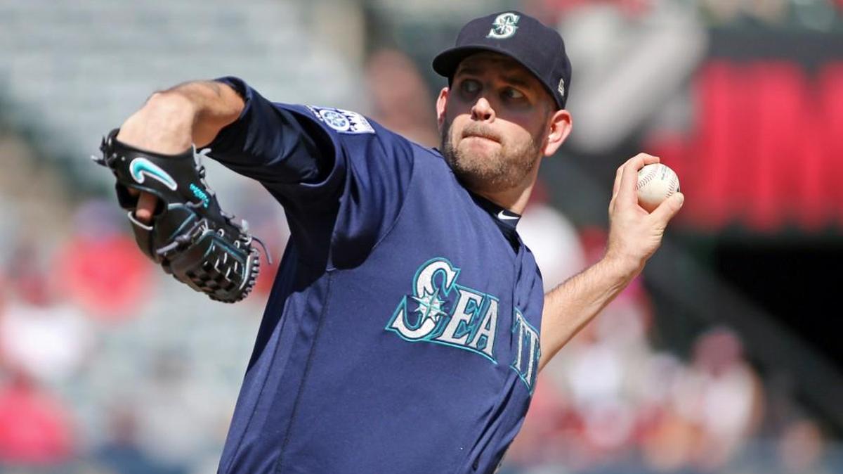 James Paxton closed out the season Sunday with a good performance. The rest of the Mariners? Not so much.