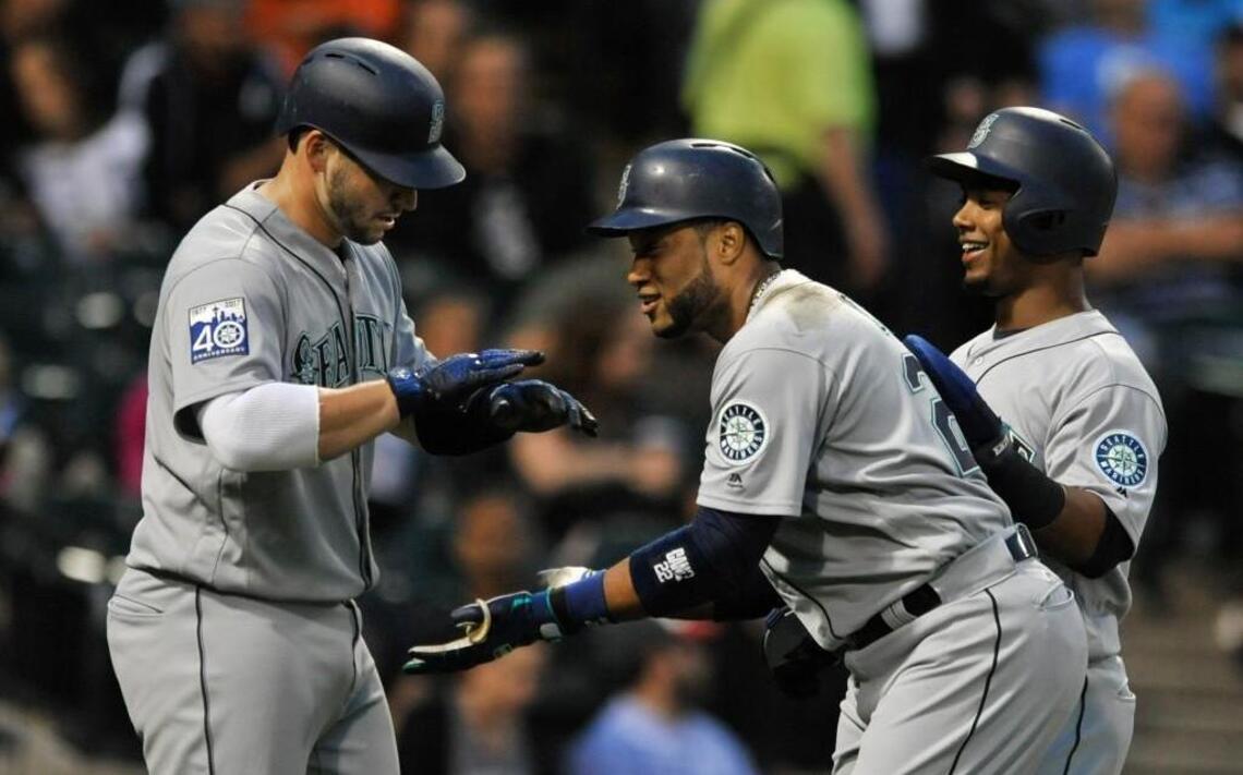 Cano’s three-run homer powers Mariners past White Sox