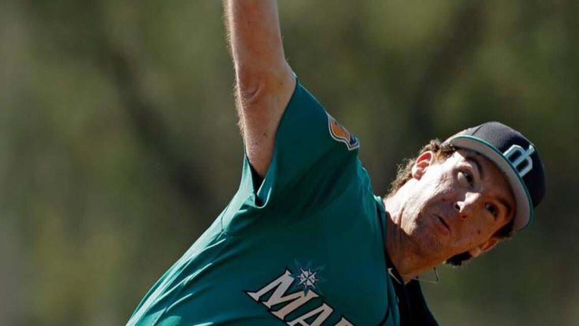 Watchpoints: Moore makes his debut for a rotation still in flux