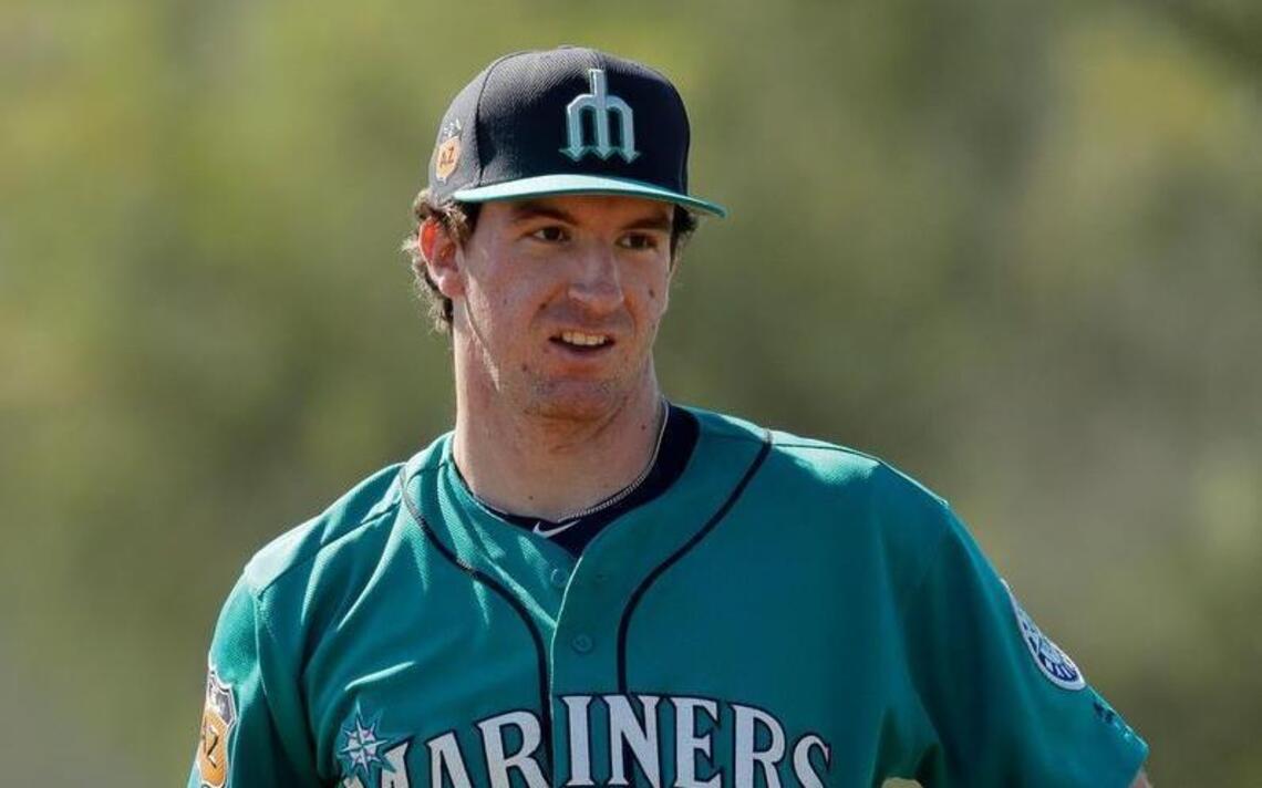 Mariners start summer with a bang: Lots of roster moves