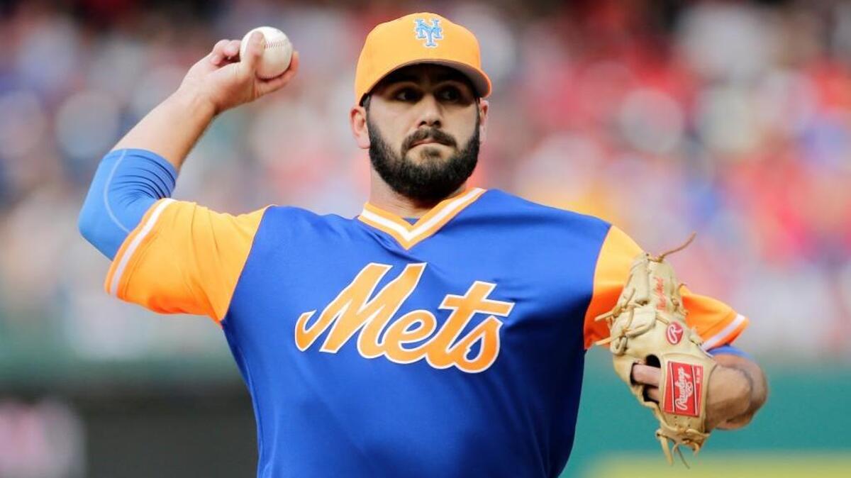 New York Mets relief pitcher Chasen Bradford made his MLB debut last season and went 2-0 with a 3.74 ERA. The Mariners signed the 28-year-old on Friday.