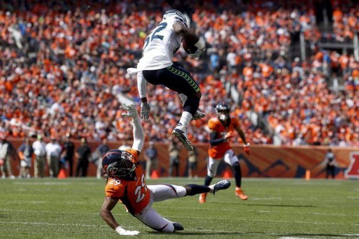 Seahawks running back Chris Carson made this remarkable leap over Broncos defensive back Bradley Roby in the middle of a run around right end Sunday in the season opener at Denver. Carson got just seven carries among Seattle’s 57 offensive plays last weekend.  Tuesday coach Pete Carroll confirmed the obvious: Carson needs the ball more.