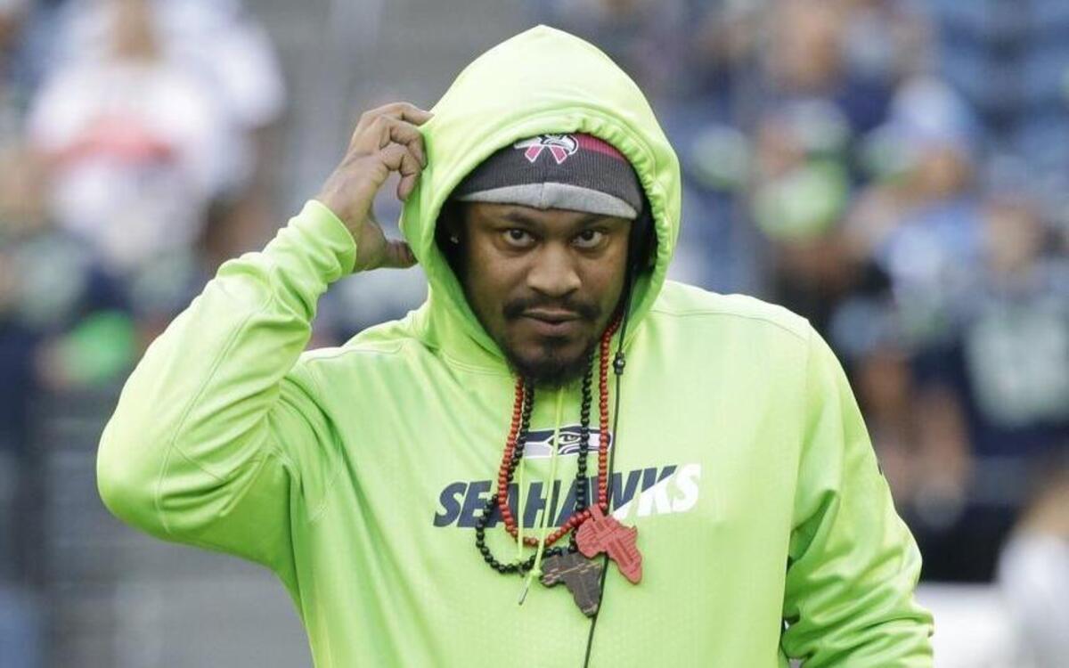 
Seahawks running back Marshawn Lynch did not travel with the team to Cincinnati on Friday and will miss his second consecutive game. It is just the third game in five seasons Lynch will miss.
