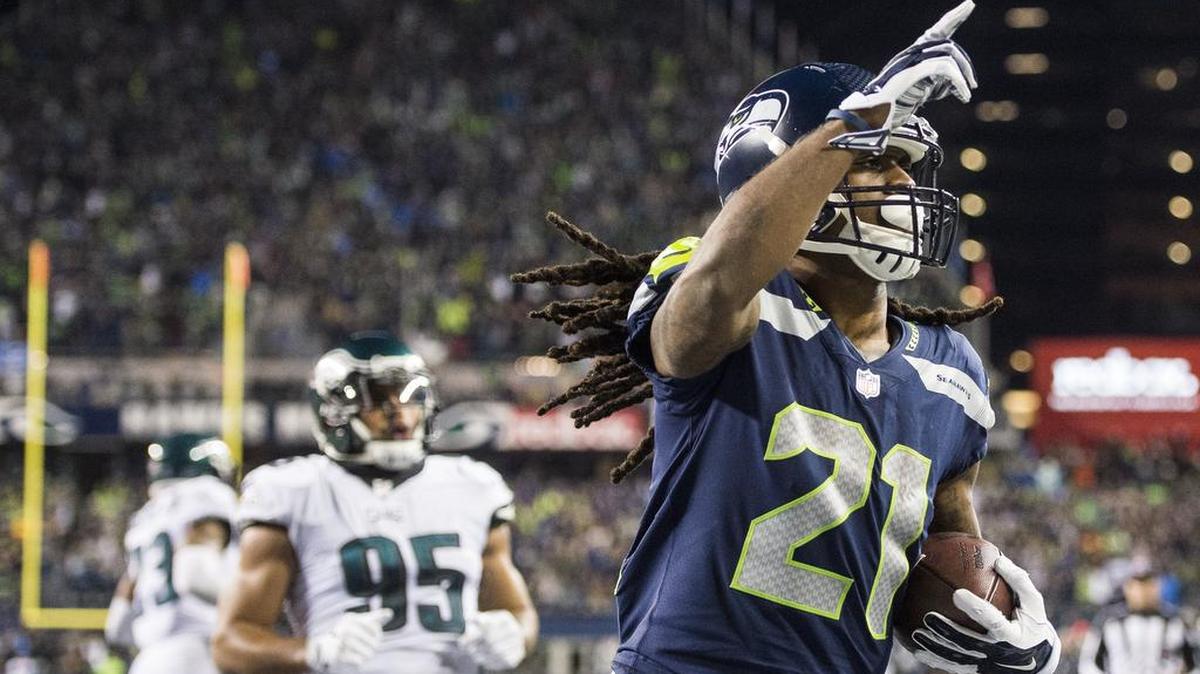 The Seahawks on Wednesday activated J.D. McKissic (21), here scoring the only rushing touchdown by a Seahawks running back last season during a December 2017 game against Philadelphia. McKissic missed the first 11 games this season after going on injured reserve for a broken bone in his foot in August.