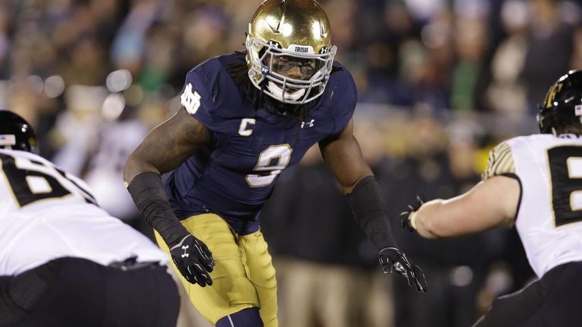 Notre Dame linebacker Jaylon Smith (9) is shown against Wake Forest in South Bend, Ind. Football fans see the NFL’s annual scouting combine as merely a numbers game that comes down to the times, jumps and drills they see on television. NFL executives are more interested in getting behind-the-scenes answers through medical checks and personal interviews.