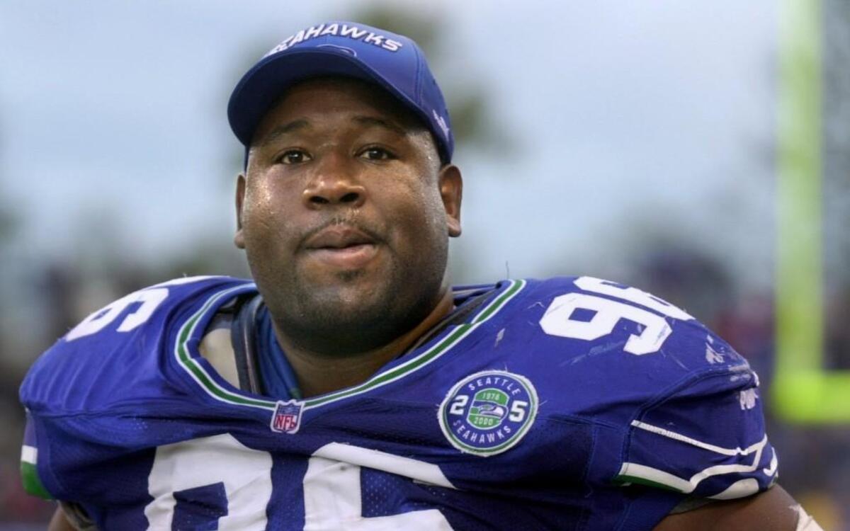 A police report said that Seahawks Hall of Famer Cortez Kennedy had been experiencing swelling in his legs and was hospitalized from May 10-15 prior to his death of a heart attack on May 23.