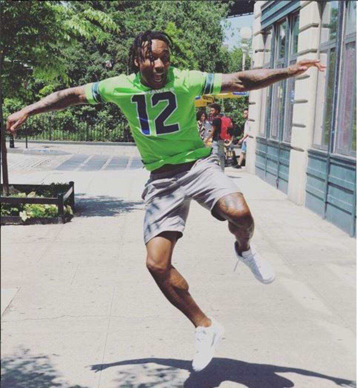This is the photograph 34-year-old Brandon Marshall posted on his Instagram account online Tuesday after the veteran wide receiver agreed to a one-year contract with the Seahawks. The deal for the former New York Giants, Jets, Chicago Bears, Miami Dolphins and Denver Broncos pass catcher is reportedly worth up to $2 million, including incentives.