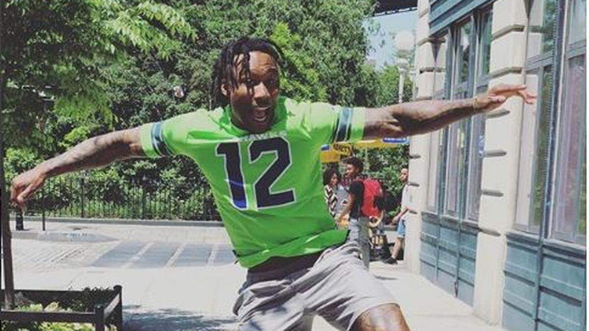 This is the photograph 34-year-old Brandon Marshall posted on his Instagram account online Tuesday after the veteran wide receiver agreed to a one-year contract with the Seahawks. The deal for the former New York Giants, Jets, Chicago Bears, Miami Dolphins and Denver Broncos pass catcher is reportedly worth up to $2 million, including incentives.