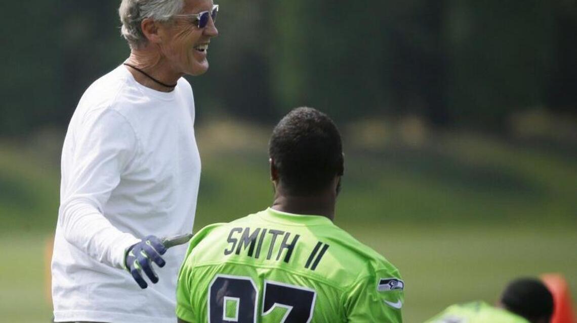 Seahawks bring back ex-Eagles No.-1 pick Marcus Smith to restock pass rush