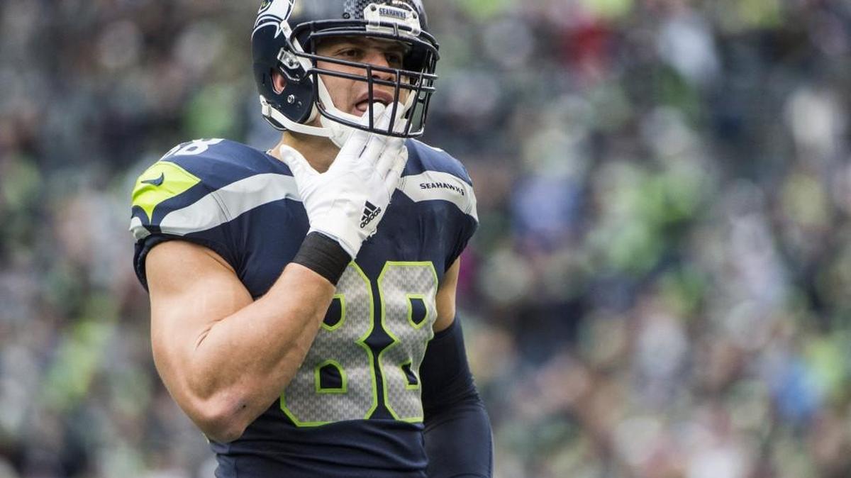 Seahawks tight end Jimmy Graham (88) kissed Seattle goodbye on Tuesday by agreeing to a three-year contract with Green Bay. He’s the sixth former Seahawks starter to leave in the last six days. What’s next for the transforming team, as free agency officially begins Wednesday?