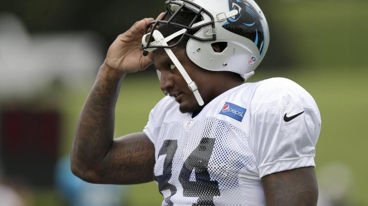 The Seahawks on Friday reached an agreement on a three-year contract worth a reported $14 million with former Carolina Panthers tight end Ed Dickson. He will replace Jimmy Graham, who signed with Green Bay this week, as Seattle’s lead tight end in a more run-based offense.