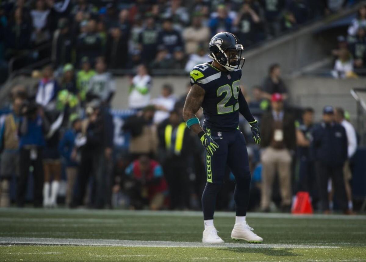 Three-time All-Pro free safety Earl Thomas is entering the sixth week of his holdout from the Seahawks. He wants a rich contract extension beyond the 2018 season, or for Seattle to trade him.