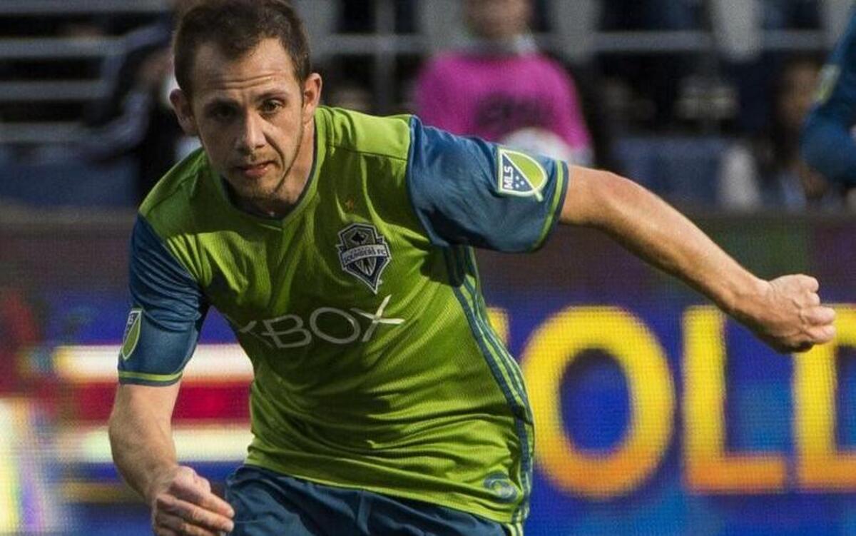 Sounders midfielder Harry Shipp (19) pushes the ball up the field in the first half against the New York Red Bulls at CenturyLink Field in Seattle on Sunday. Shipp scored in the contest, his first for the Sounders.