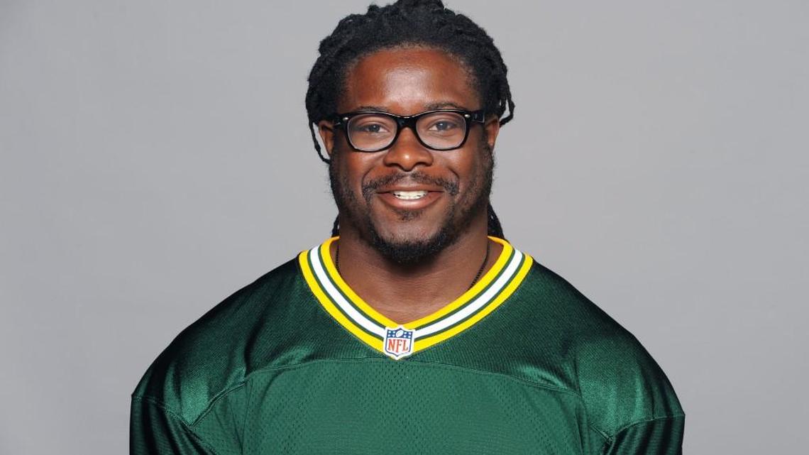 Trimmer Lacy takes Seahawks’ carrot — and dough