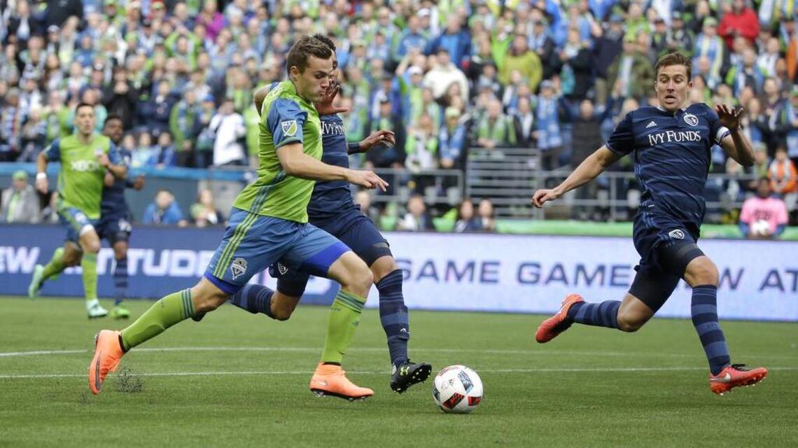 Dave Boling: Jordan Morris just a little strong in first big moment