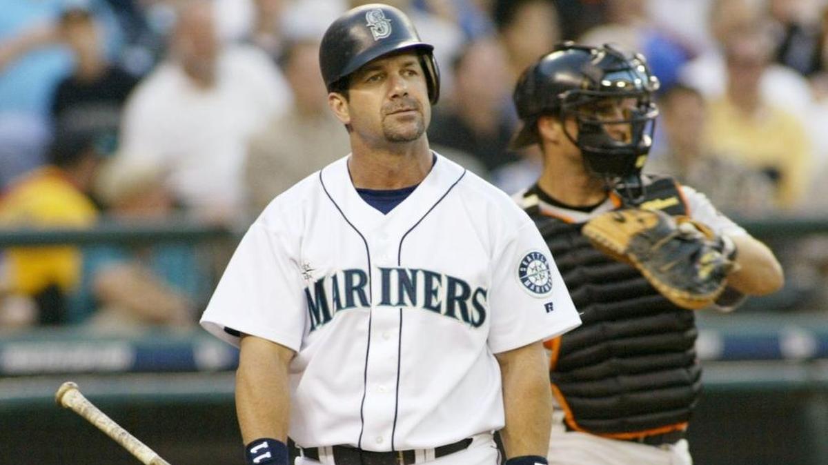 Seattle Mariners' Edgar Martinez, shown heading to the dugout after striking out in 2003, needed 20 more votes to be included in baseball’s 2018 Hall of Fame class.