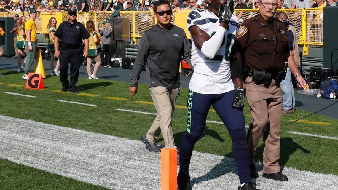 Offense, referees both put Seahawks behind the eight ball