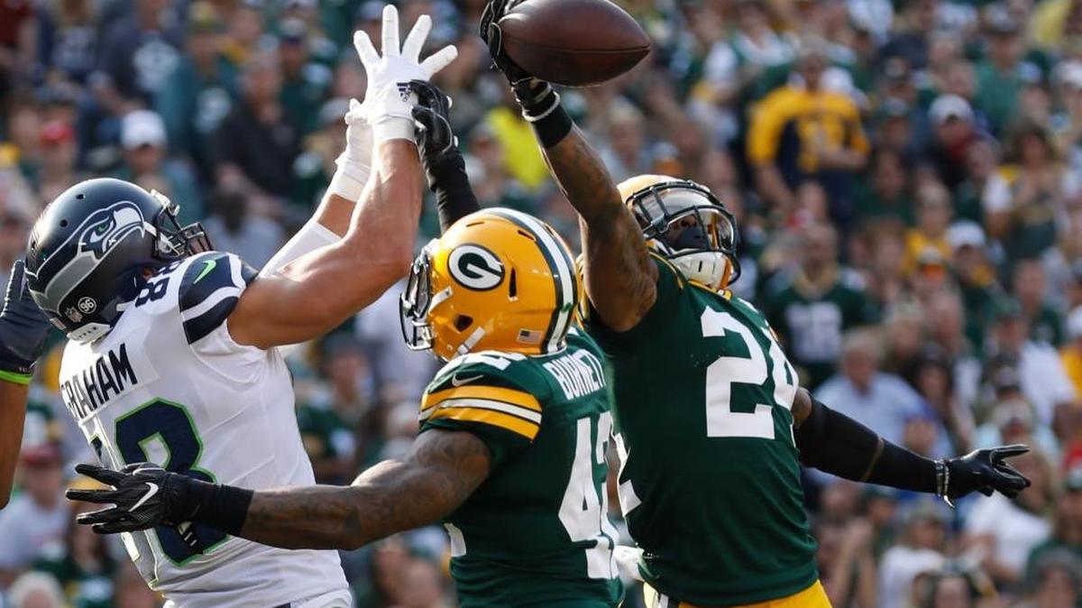 Green Bay’s Quinten Rollins (24) breaks up a pass for Seattle’s Jimmy Graham on Sept. 10 in Green Bay, Wis. The Seahawks are expected to beat San Francisco this week, but don’t expect it to be easy on the eyes.