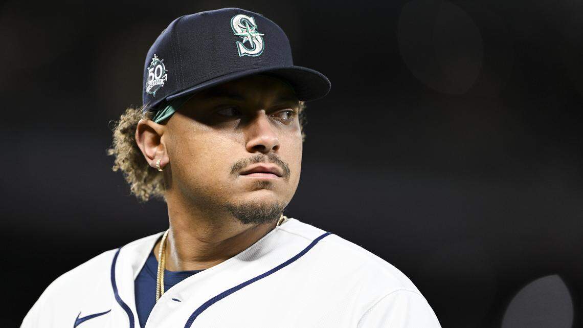 Ramirez delivers go-ahead double, Guardians outslug Mariners on Opening Day