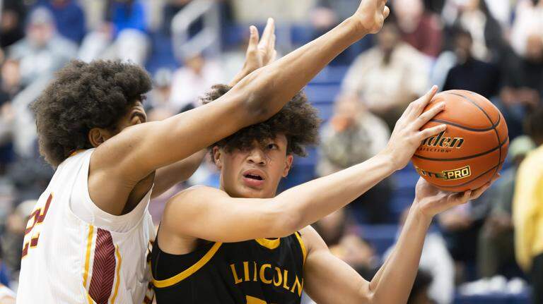 Lincoln Boys Handle O’Dea in Regional Game