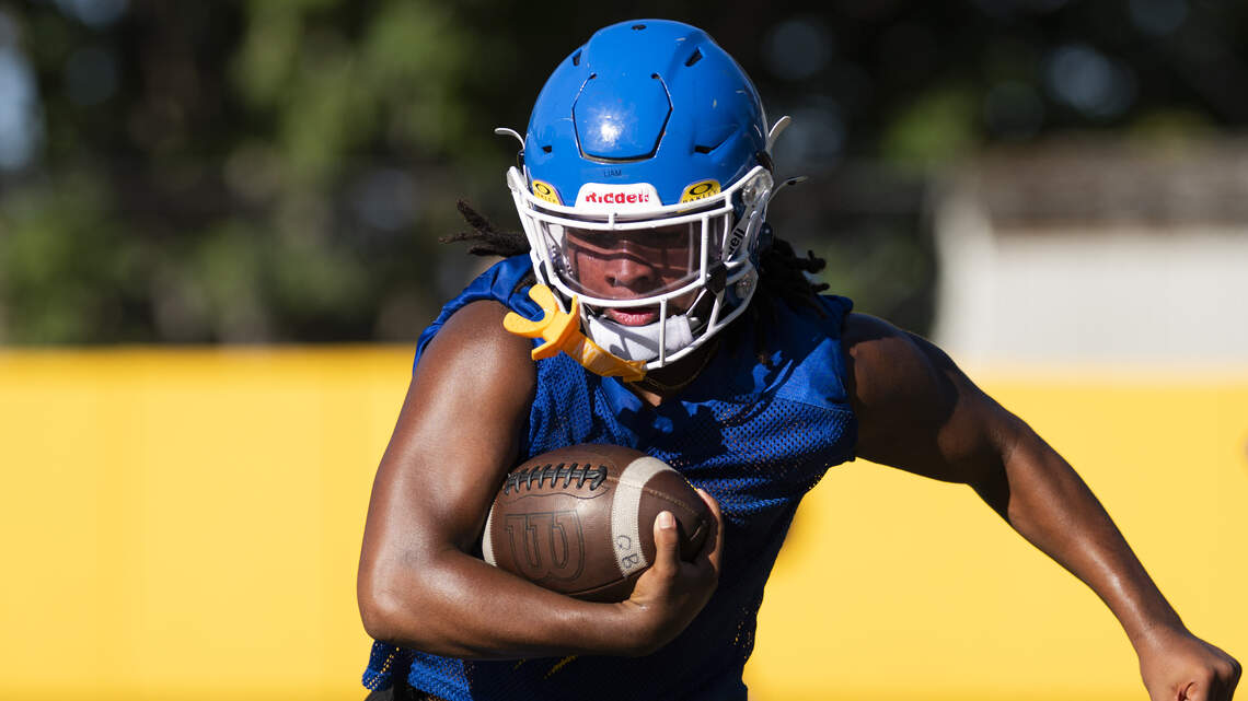 High school football roundup: Stadium forces turnovers, beats Auburn Riverside