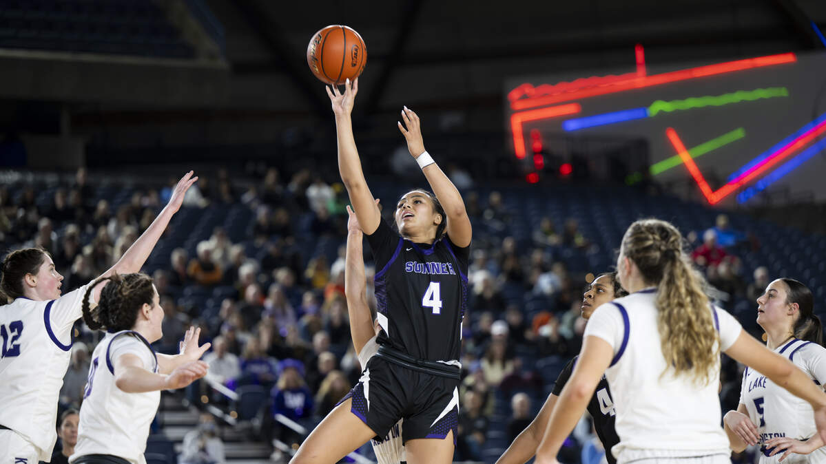 Sumner guard Kawehi Borden (4) shoots the ball against Lake Washington during the semifinal round of the 4A State Tournament at the Tacoma Dome, on Friday, March 6, 2026, in Tacoma, Wash.