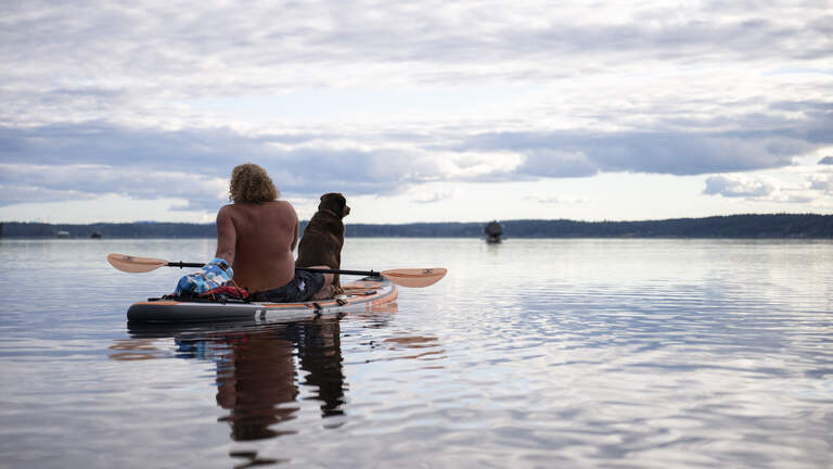 Meet the curly redheaded 'pirate’ who became a beloved Gig Harbor influencer