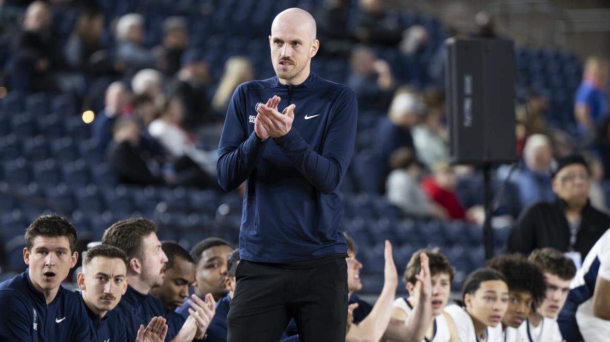 Bellarmine Prep head coach Bobby Moorehead react during the quarterfinal round of the 3A State Tournament game against Edmonds-Woodway at the Tacoma Dome, on Thursday, March 5, 2026, in Tacoma, Wash.
