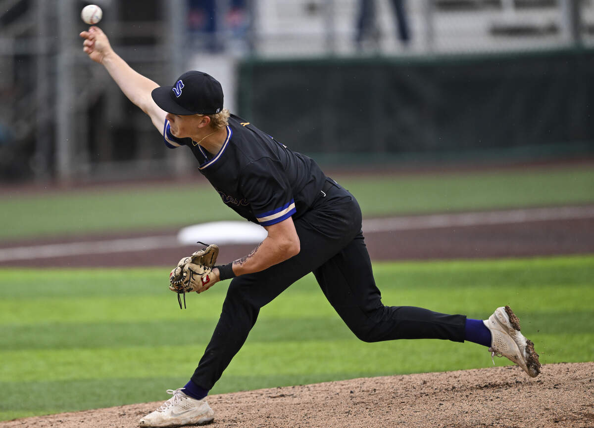 Sumner's Wyatt Plyler (1) pitches against Kamiakin during the 4A State Semifinal game at Funko Field, on Friday, May 29, 2026, in Everett.