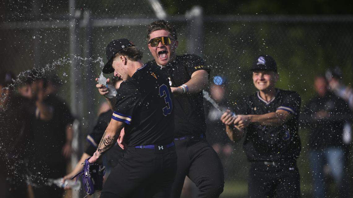 Ticket punched! Sumner crushes Kennedy Catholic to reach 4A semifinals