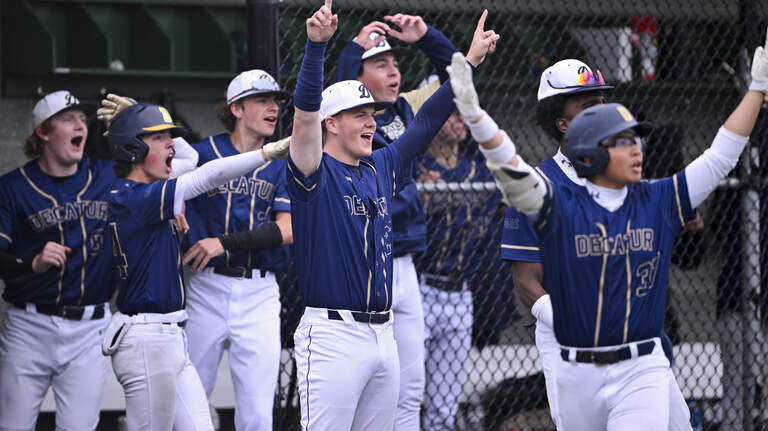 Decatur holds off Shorewood in 3A State Baseball Tournament
