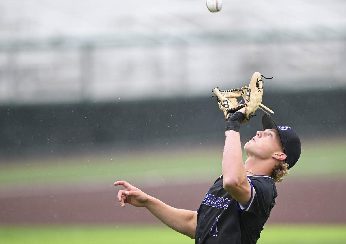 Sumner's Wyatt Plyler (1) catches a pop-up against Kamiakin during the 4A State Semifinal game at Funko Field, on Friday, May 29, 2026, in Everett, Wash.