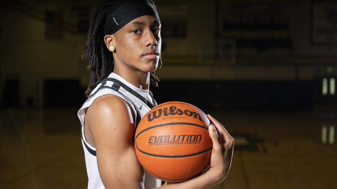 Lincoln’s Davion Shareef-Dulaney is News Tribune’s 2026 All-Area player of year
