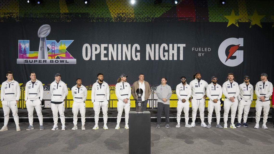 Super Bowl sights in San Jose: A global friend; Kubiak in a pen; Grey Zabel’s $